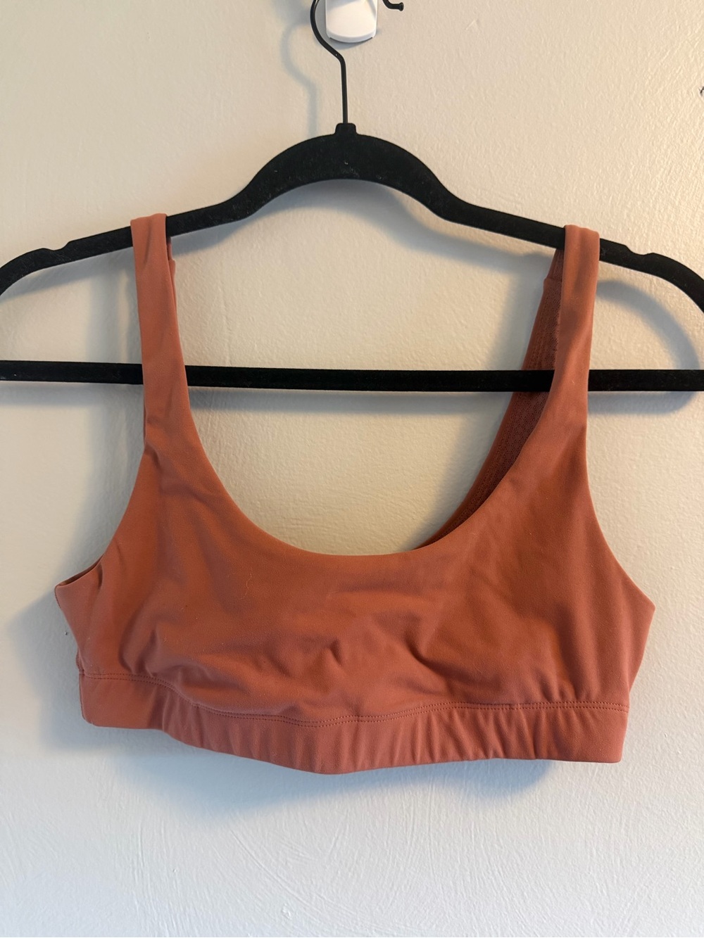 Vuori Women's Scoop Neck Sports Bra